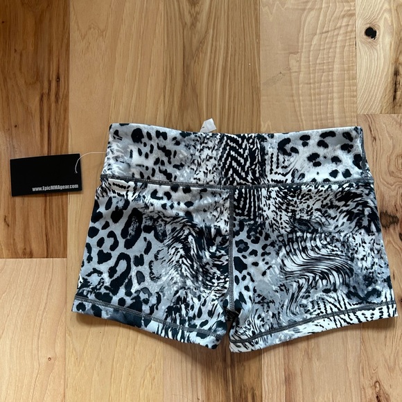 Epic MMA Yoga Stretch Booty Short (Ladies’Small)NEW WITH ORIGINAL TAGS! - Picture 3 of 6